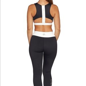 Yoga set. From CREATEILOGY signature collection.